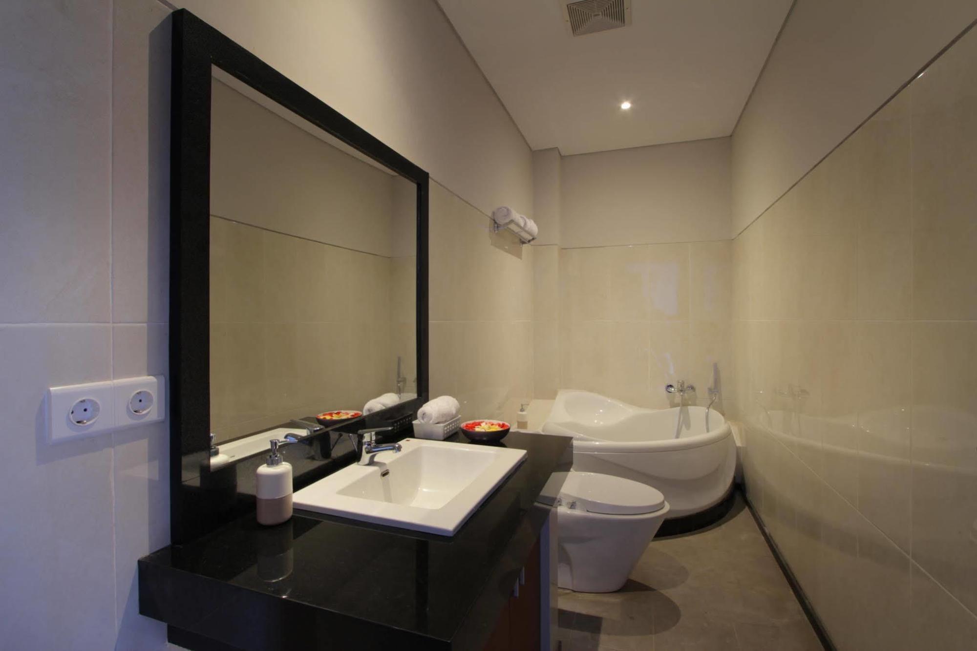 Sand Beach Luxury Living Kuta Lombok Buitenkant foto
