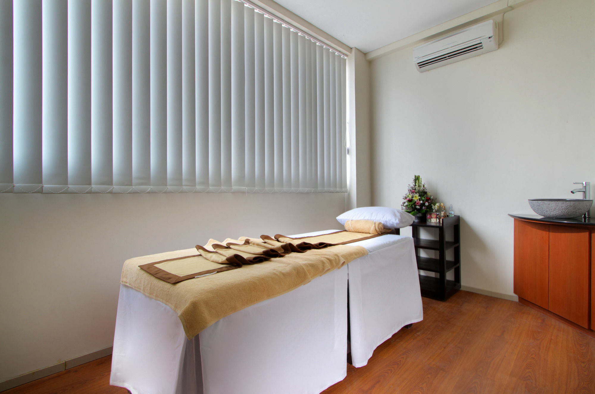 Sand Beach Luxury Living Kuta Lombok Buitenkant foto